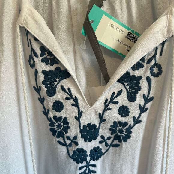 Magnolia Grace Stitchfix Bianca Embroidered Peasant Top NWT - Picture 7 of 10